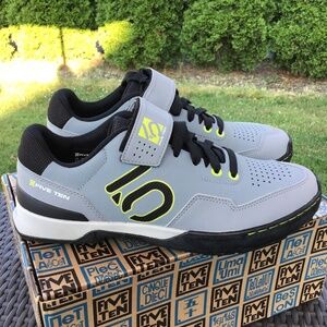 Five Ten Mountain Bike Shoes Men’s 9 Clip-in Nearly New Cycling EUC